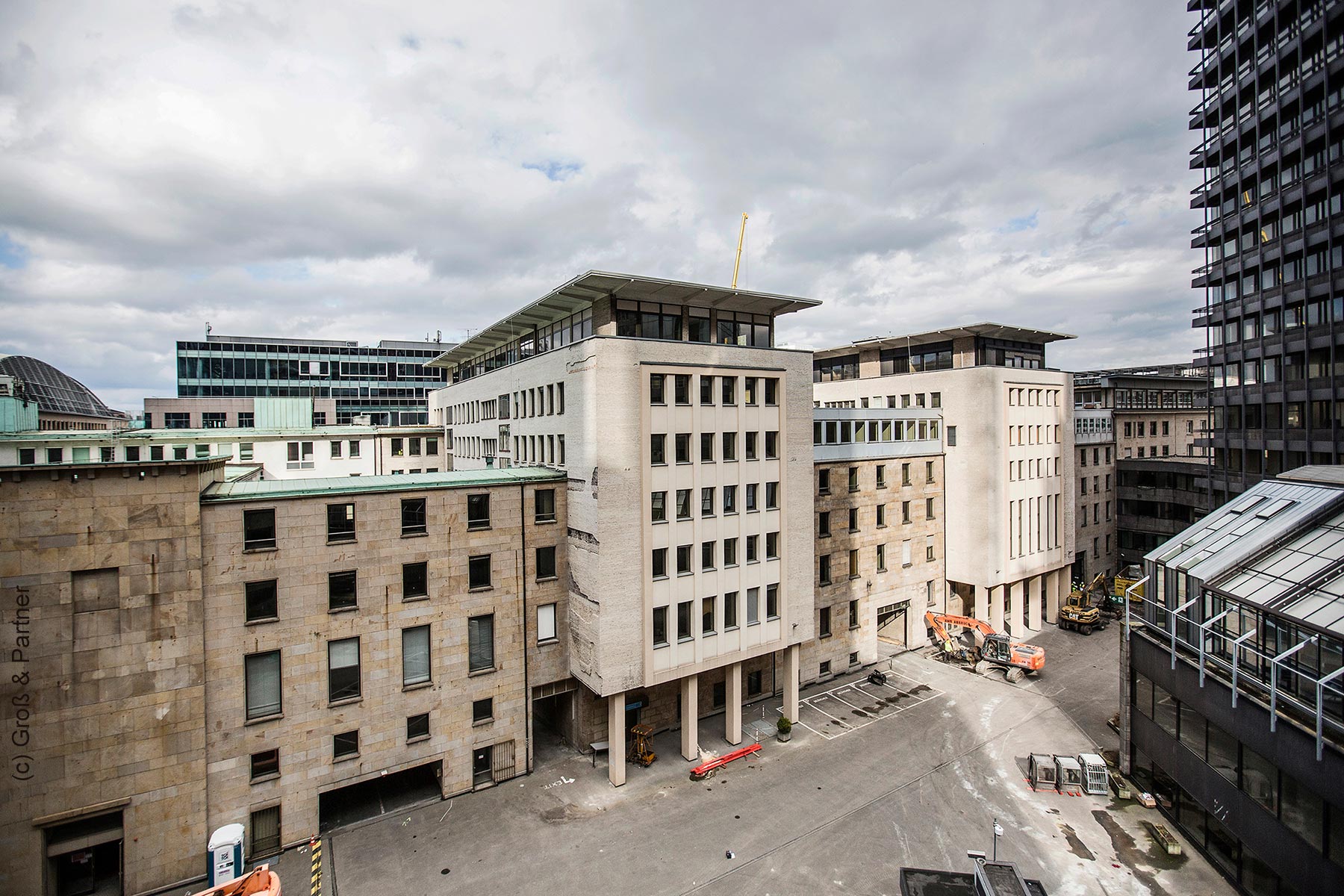 FOUR Frankfurt - demolition