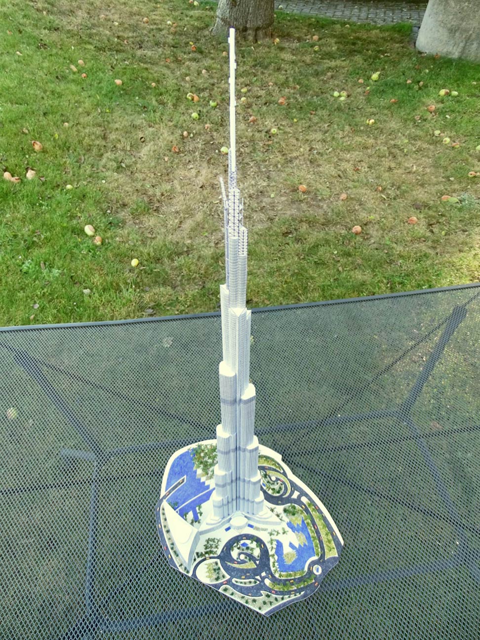 Burj Khalifa in Dubai - skyscraper model made by Frank Reuter