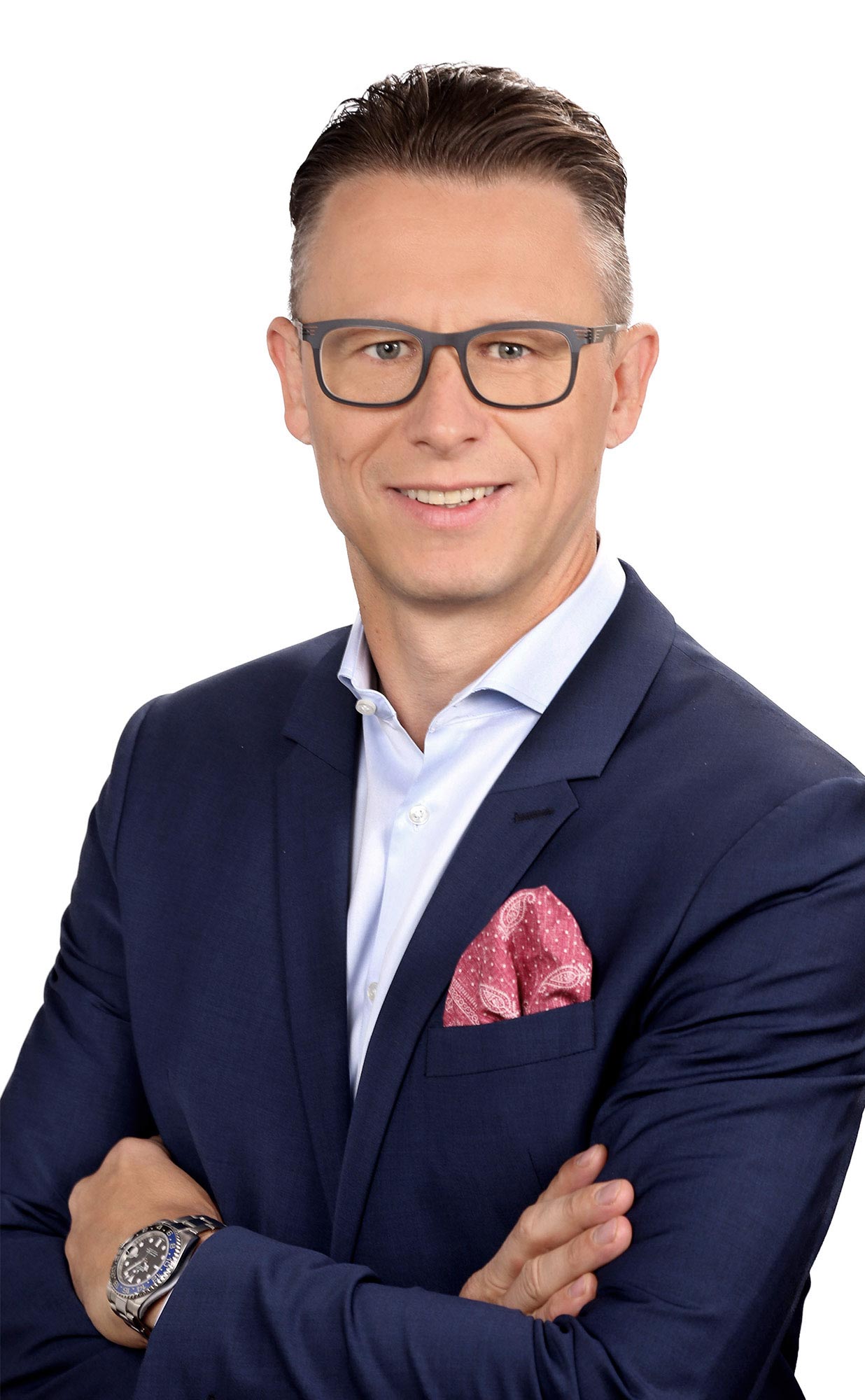 dean-vukovic-v-und-v-immobilien-real-estate-consultant-frankfurt-germany-property-expert Dean Vukovic - Real estate consultant in Frankfurt - expert on apartments and offices in Frankfurt