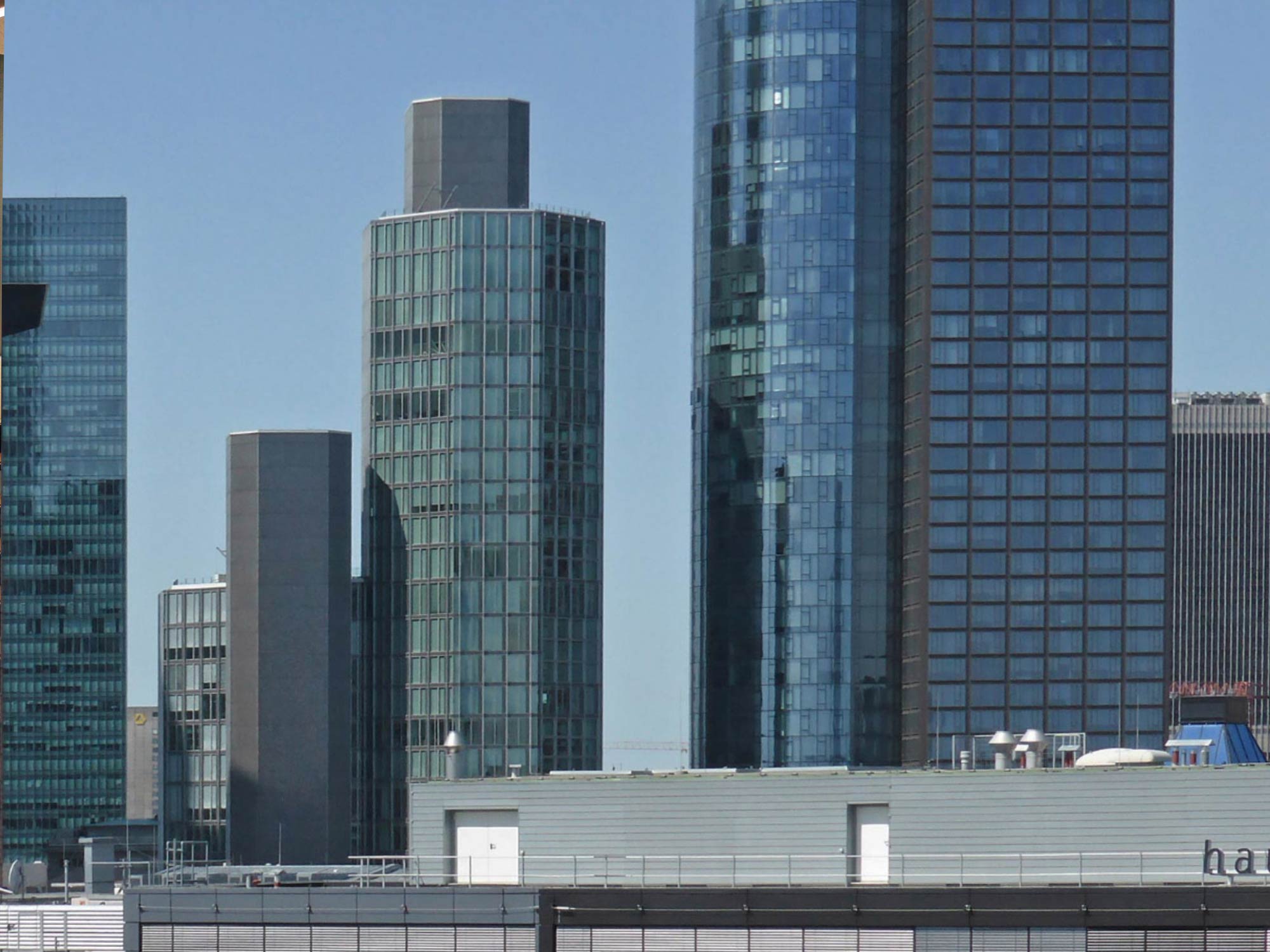 Garden Tower Frankfurt - in the heart of the financial distrct - Frankfurt CBD Coworking at Neue Mainzer Strasse - coworking tower with views over the city