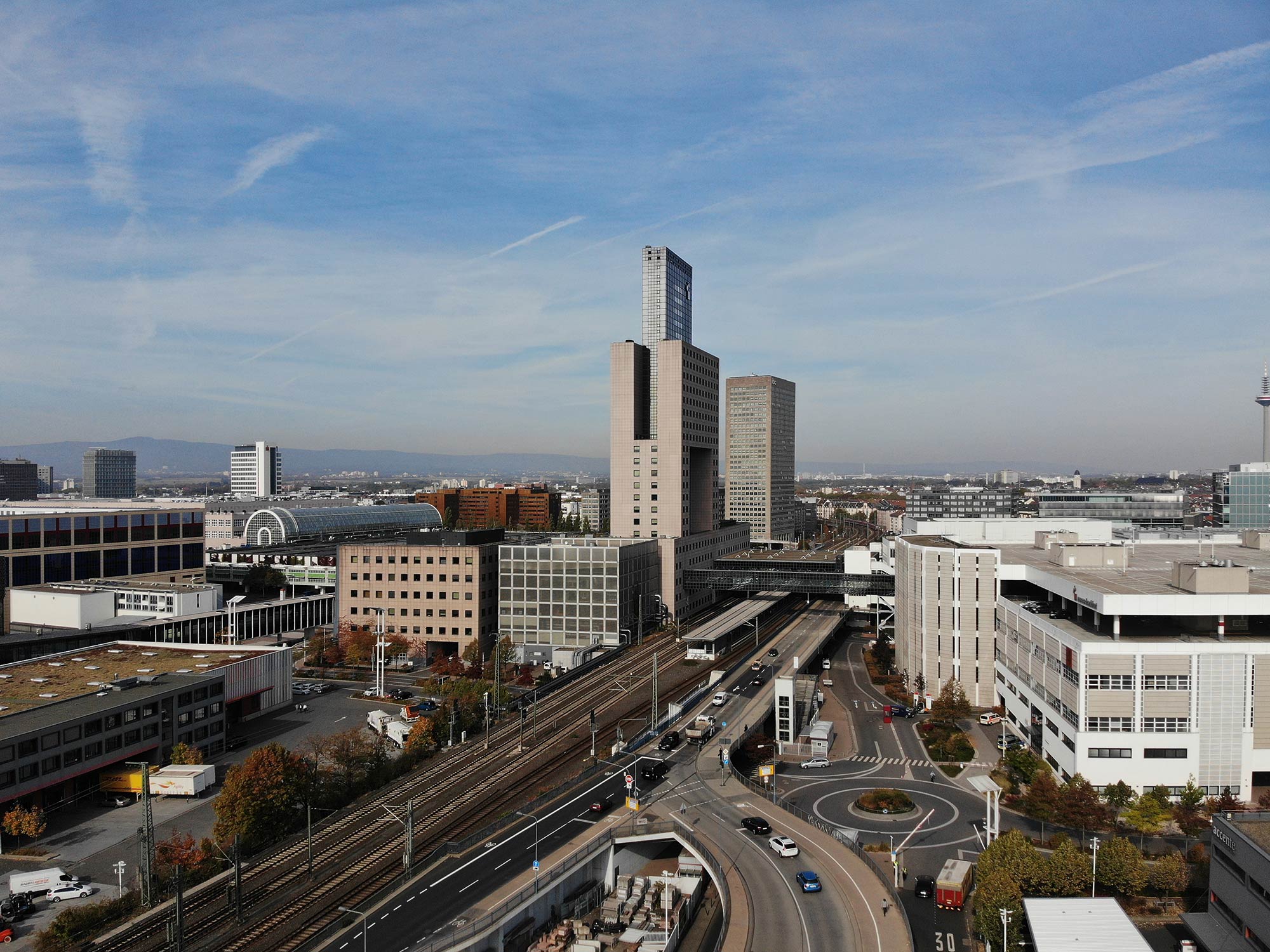 messe-torhaus-galleria-messe-area-frankfurt Messe Torhaus tower with the Galleria entrance of Messe Frankfurt