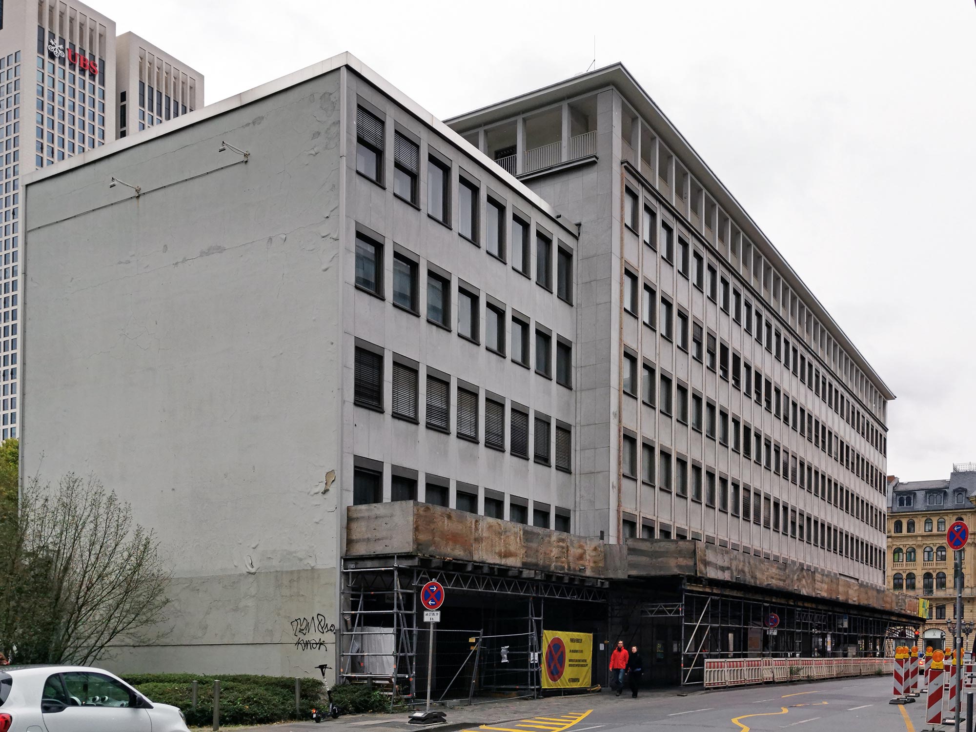Opernplatz 2 Frankfurt - RFR Holdung and SIGNA buy Prime Portfolio from Allianz Real Estate