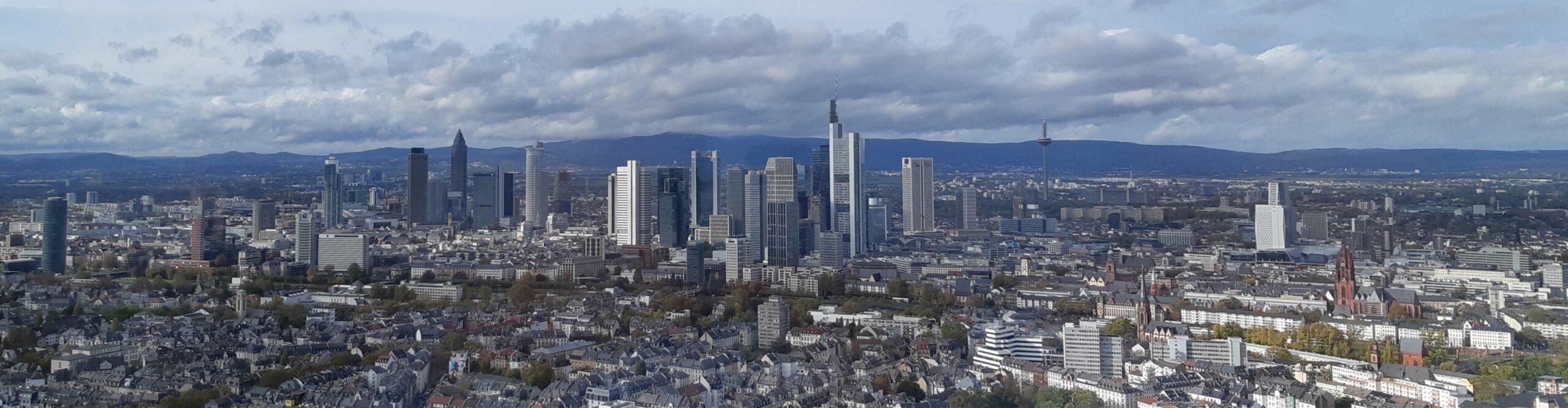 panorama-frankfurt-skyline-frankfurt-city-anorama-henninger-turm Frankfurt restaurants with skyline views- Frankfurt panorama