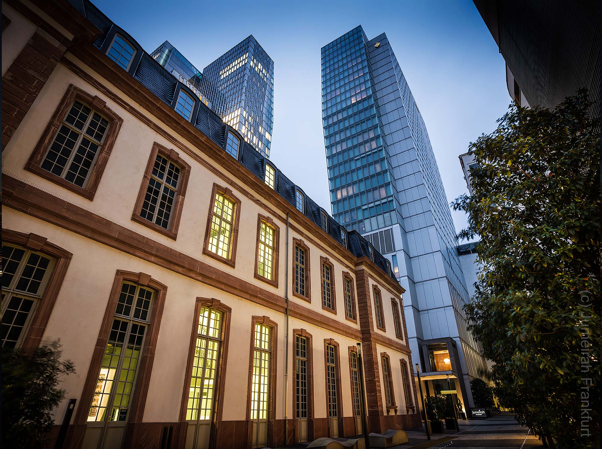 Frankfurt Jumeirah Hotel - Frankfurt skyline views hotel - Hotel Frankfurt Financial District