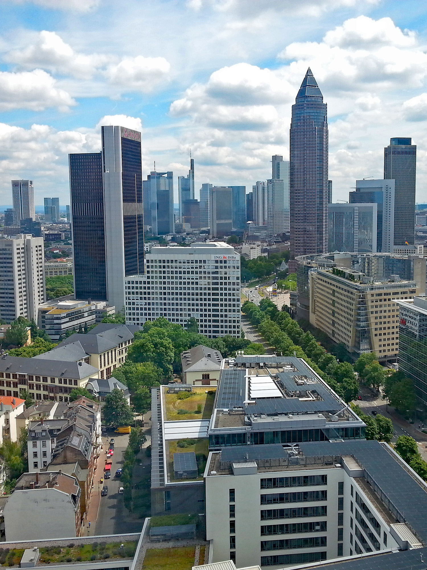 messeturm-europviertel-skyline-frankfurt