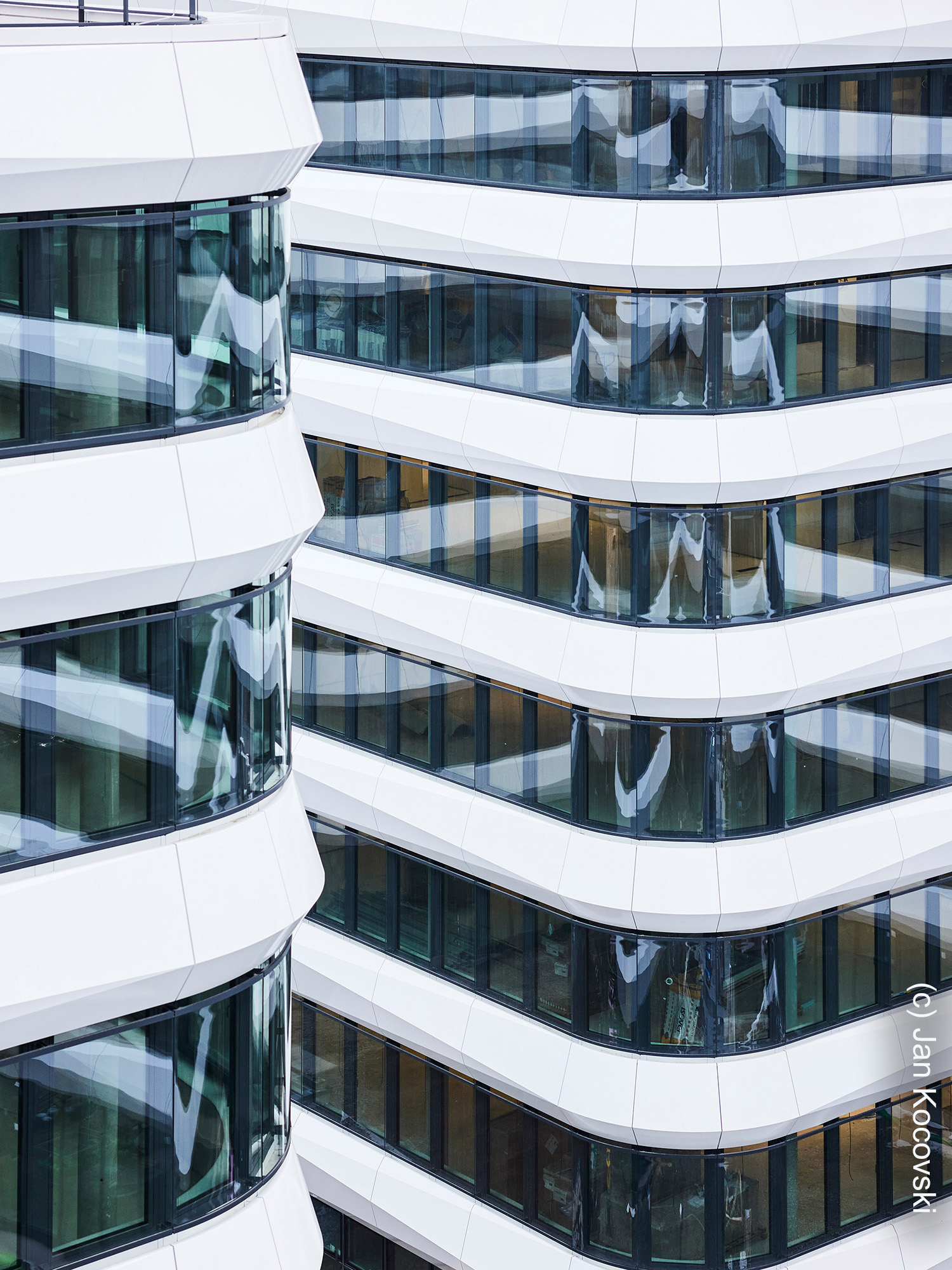 flow-gateway-gardens-facade-europa-center-2022