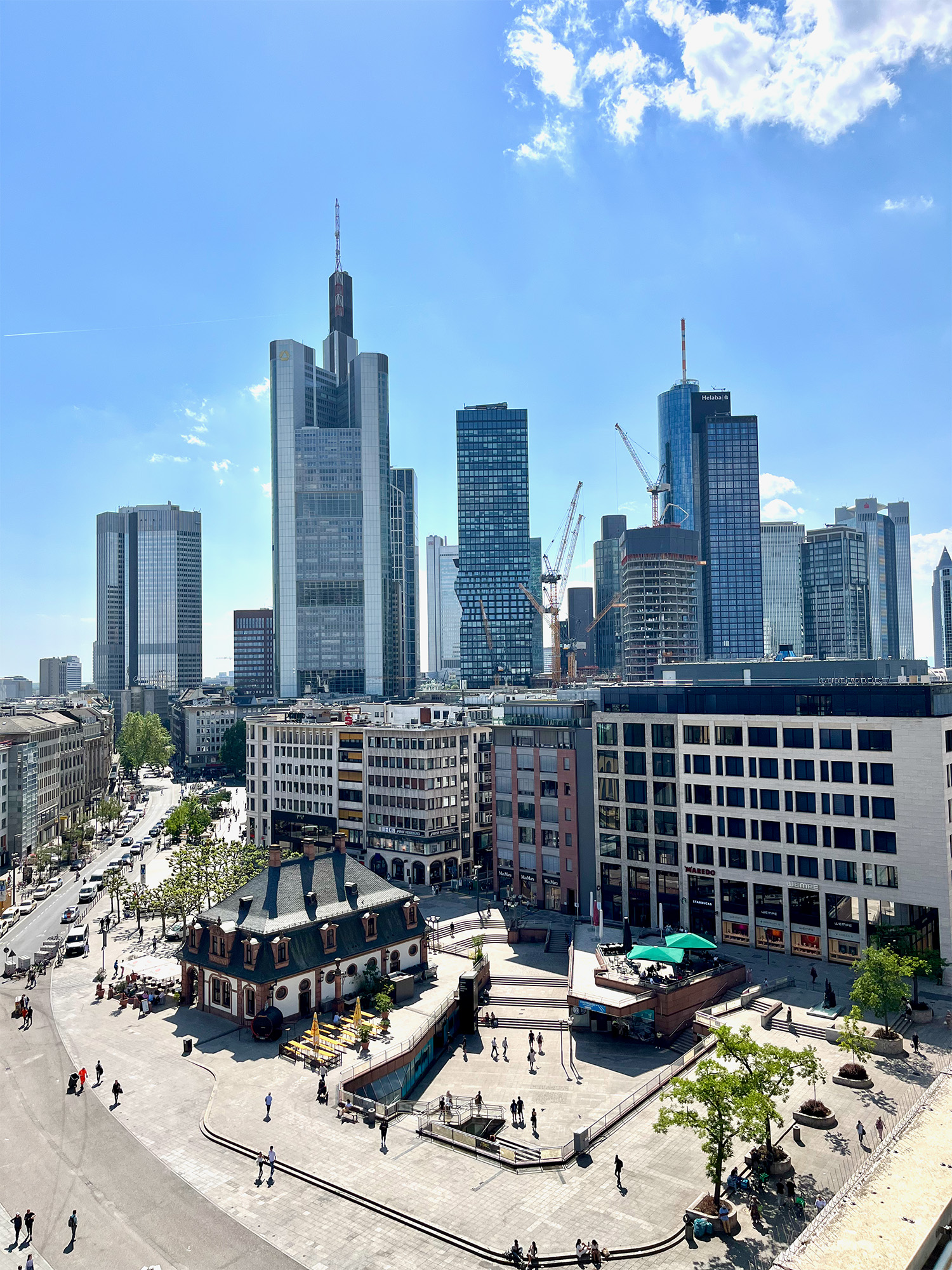 rankfurt-bankenviertel-skyline-2022