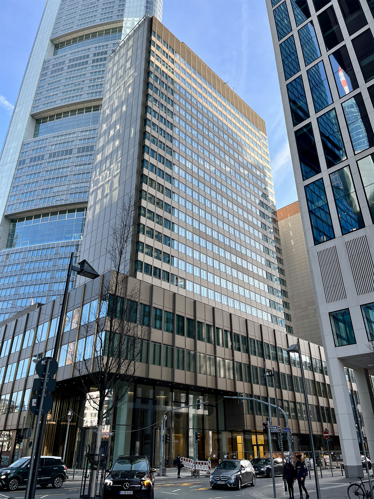 global-tower-bankenviertel-2022-dic-asset