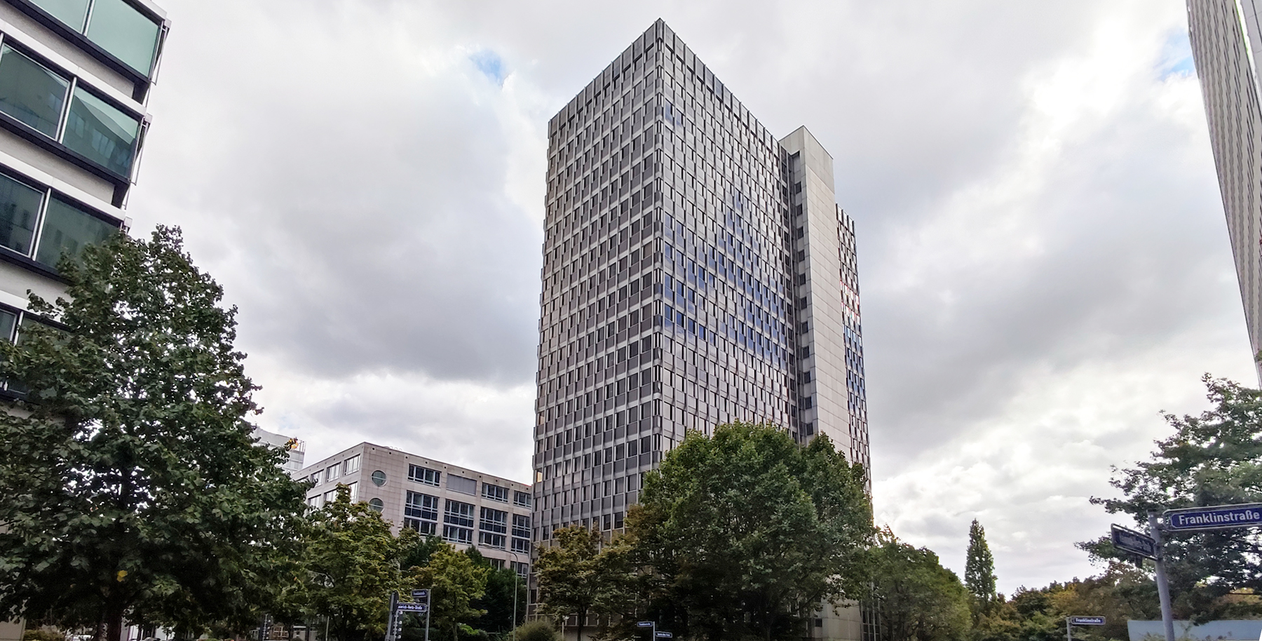 Theodor-Heuss-Allee 110