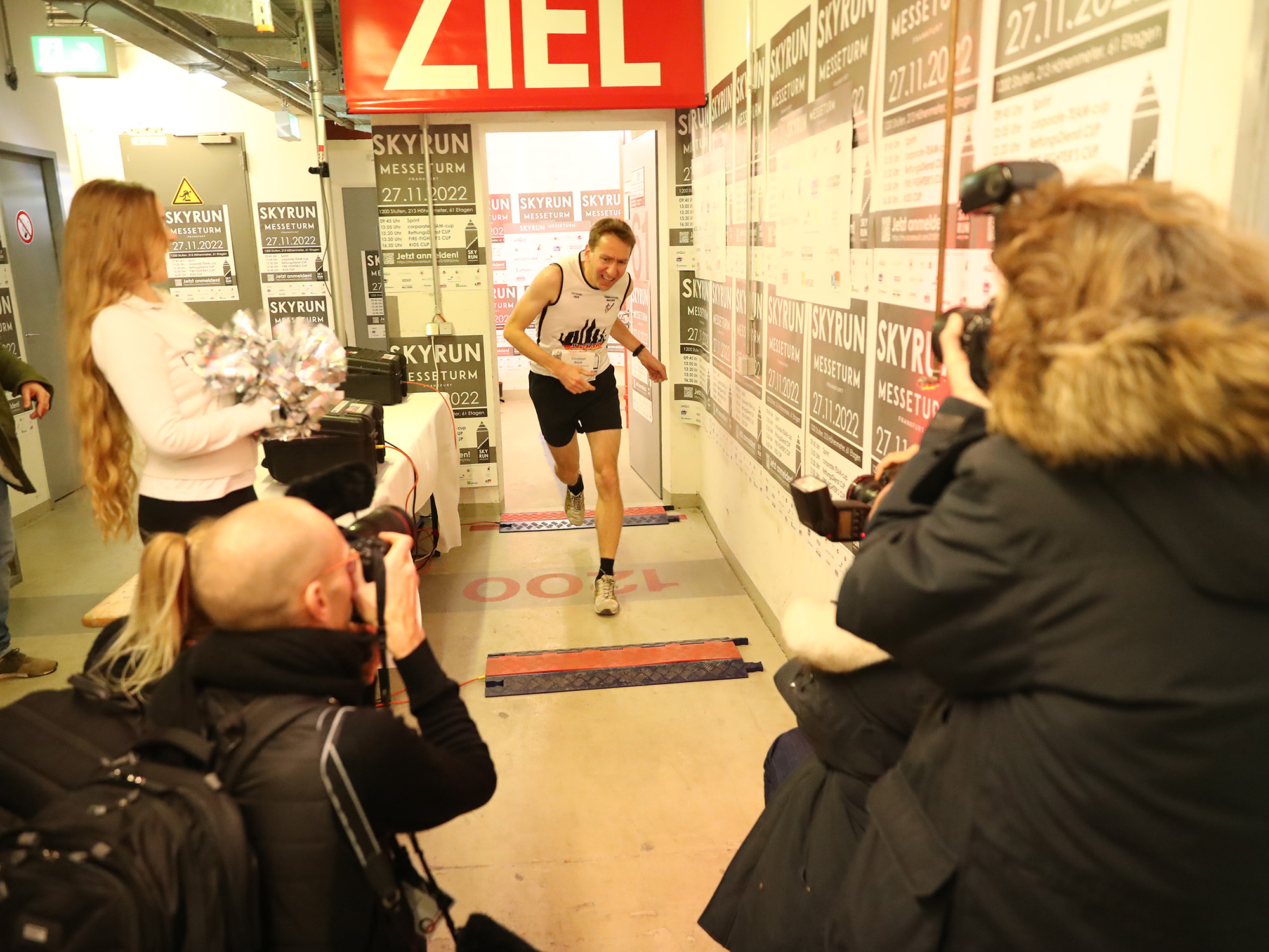 skyrun-frankfurt-2022-messeturm-event-skyline